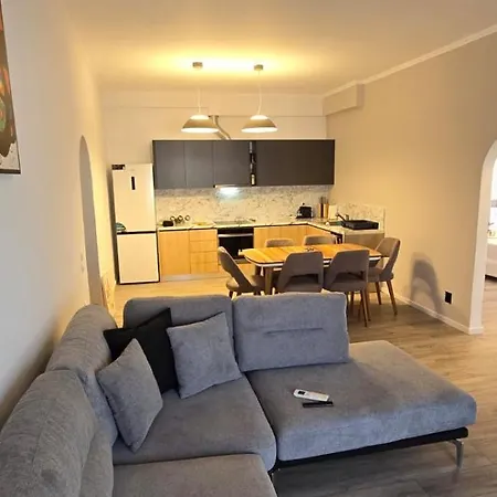 Safari Apartment *